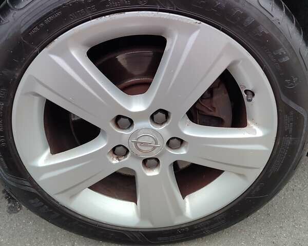 Серый Опель Зафира, объемом двигателя 1.7 л и пробегом 248 тыс. км за 7600 $, фото 39 на Automoto.ua