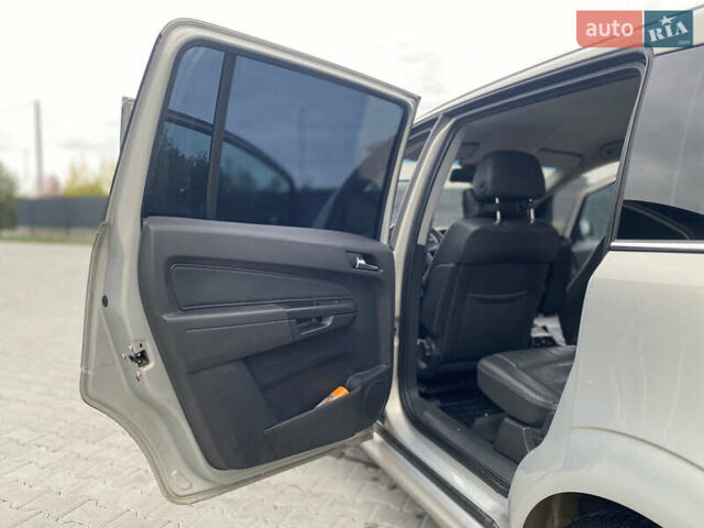 Сірий Опель Зафіра, об'ємом двигуна 1.7 л та пробігом 238 тис. км за 8000 $, фото 9 на Automoto.ua