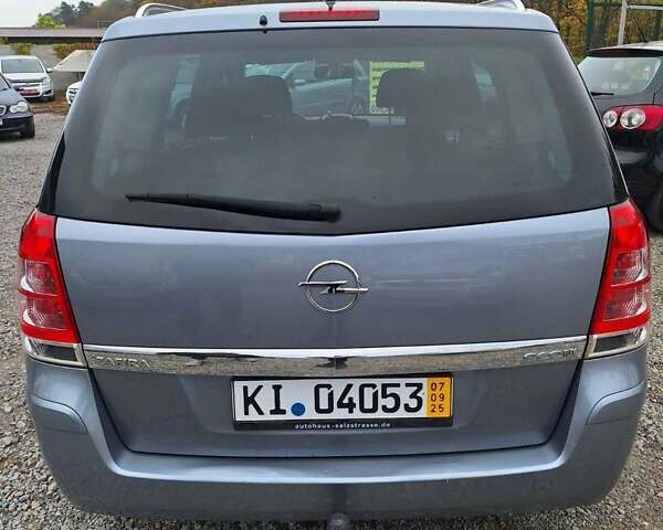 Серый Опель Зафира, объемом двигателя 1.6 л и пробегом 167 тыс. км за 7300 $, фото 6 на Automoto.ua