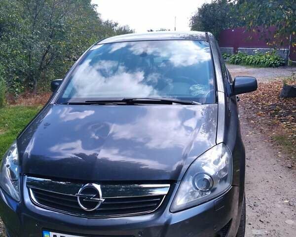 Серый Опель Зафира, объемом двигателя 1.69 л и пробегом 250 тыс. км за 7300 $, фото 3 на Automoto.ua