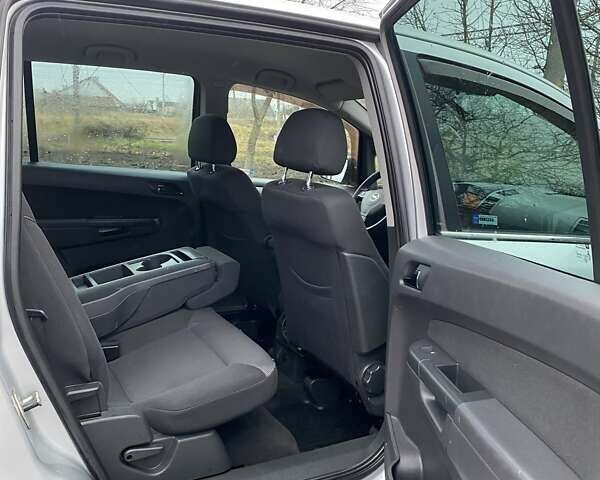 Серый Опель Зафира, объемом двигателя 1.7 л и пробегом 213 тыс. км за 6850 $, фото 29 на Automoto.ua