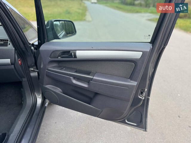 Опель Зафира 2011 в Тернополе на Automoto.ua Серый Опель Зафира, объемом двигателя 1.69 л и пробегом 220 тыс. км за 6500 $, фото 93 на Automoto.ua