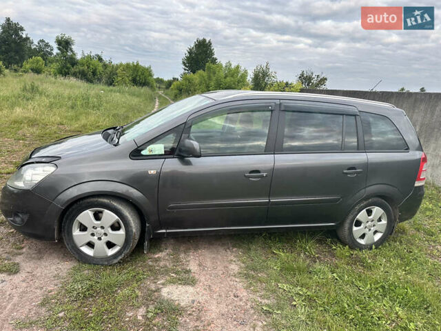 Серый Опель Зафира, объемом двигателя 1.7 л и пробегом 266 тыс. км за 7500 $, фото 1 на Automoto.ua