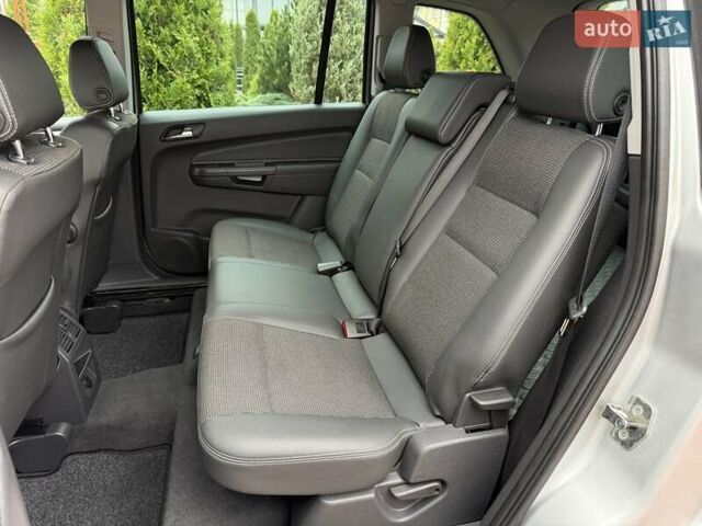 Серый Опель Зафира, объемом двигателя 1.7 л и пробегом 229 тыс. км за 8399 $, фото 137 на Automoto.ua