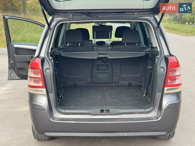 Опель Зафира 2011 в Тернополе на Automoto.ua Серый Опель Зафира, объемом двигателя 1.69 л и пробегом 220 тыс. км за 6500 $, фото 79 на Automoto.ua