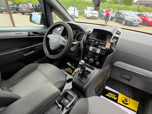 Сірий Опель Зафіра, об'ємом двигуна 1.7 л та пробігом 234 тис. км за 8500 $, фото 23 на Automoto.ua