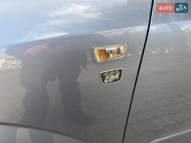 Серый Опель Зафира, объемом двигателя 1.7 л и пробегом 271 тыс. км за 7000 $, фото 6 на Automoto.ua