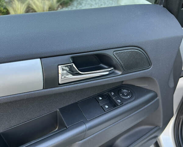 Серый Опель Зафира, объемом двигателя 1.6 л и пробегом 182 тыс. км за 6850 $, фото 40 на Automoto.ua