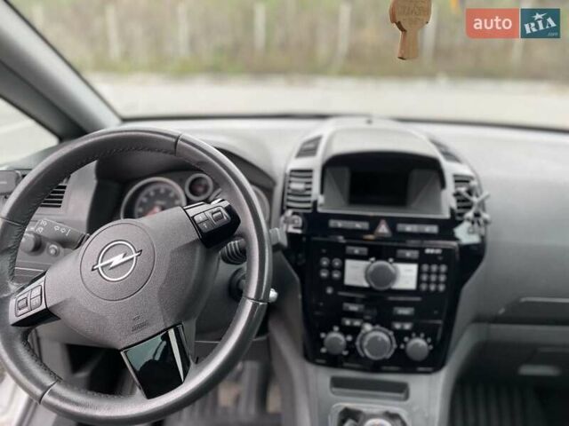 Сірий Опель Зафіра, об'ємом двигуна 1.8 л та пробігом 190 тис. км за 7750 $, фото 3 на Automoto.ua