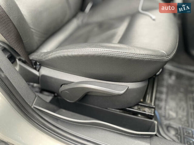 Сірий Опель Зафіра, об'ємом двигуна 1.7 л та пробігом 238 тис. км за 8000 $, фото 32 на Automoto.ua