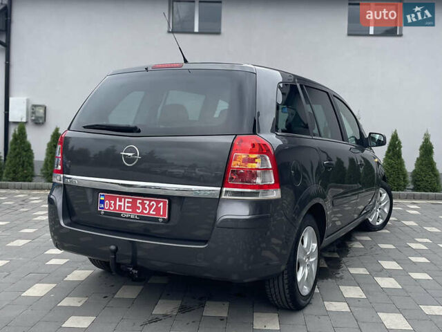 Серый Опель Зафира, объемом двигателя 1.7 л и пробегом 203 тыс. км за 7999 $, фото 19 на Automoto.ua