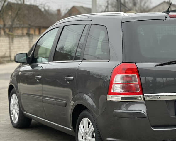 Сірий Опель Зафіра, об'ємом двигуна 1.6 л та пробігом 205 тис. км за 8200 $, фото 21 на Automoto.ua