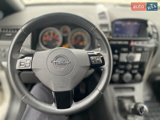 Сірий Опель Зафіра, об'ємом двигуна 1.7 л та пробігом 238 тис. км за 8000 $, фото 24 на Automoto.ua
