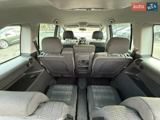 Серый Опель Зафира, объемом двигателя 1.8 л и пробегом 190 тыс. км за 7799 $, фото 17 на Automoto.ua