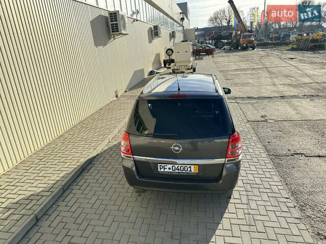 Сірий Опель Зафіра, об'ємом двигуна 1.8 л та пробігом 190 тис. км за 7200 $, фото 6 на Automoto.ua