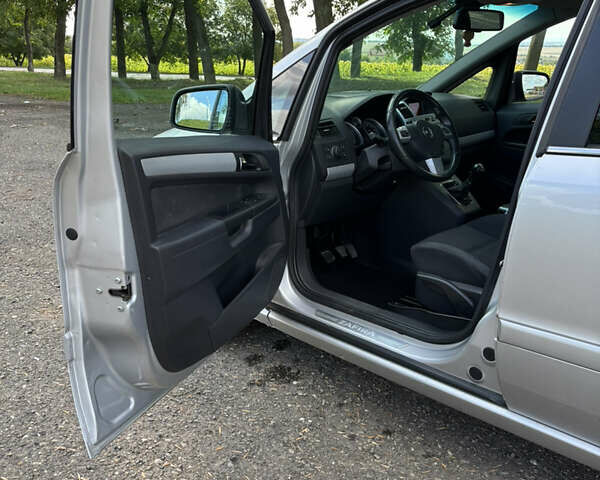 Сірий Опель Зафіра, об'ємом двигуна 1.69 л та пробігом 400 тис. км за 6400 $, фото 12 на Automoto.ua