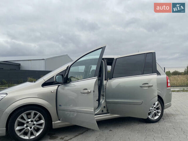 Сірий Опель Зафіра, об'ємом двигуна 1.7 л та пробігом 238 тис. км за 8000 $, фото 34 на Automoto.ua