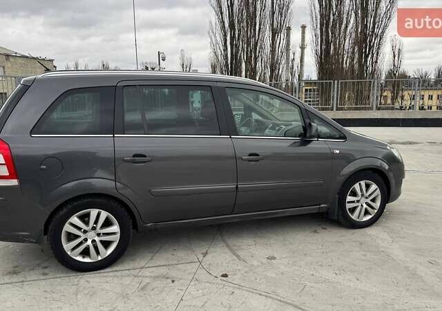 Серый Опель Зафира, объемом двигателя 1.7 л и пробегом 321 тыс. км за 6990 $, фото 5 на Automoto.ua