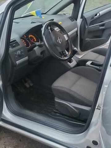 Серый Опель Зафира, объемом двигателя 1.6 л и пробегом 234 тыс. км за 7650 $, фото 10 на Automoto.ua