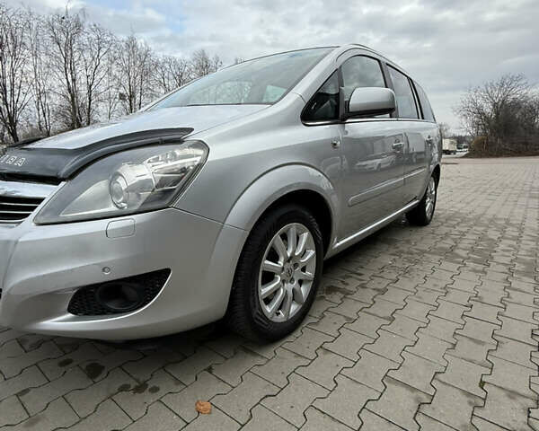 Серый Опель Зафира, объемом двигателя 1.8 л и пробегом 239 тыс. км за 7850 $, фото 25 на Automoto.ua