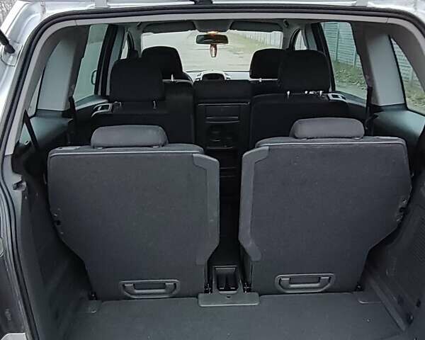 Серый Опель Зафира, объемом двигателя 1.7 л и пробегом 248 тыс. км за 7600 $, фото 33 на Automoto.ua