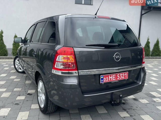 Сірий Опель Зафіра, об'ємом двигуна 1.7 л та пробігом 205 тис. км за 8299 $, фото 18 на Automoto.ua
