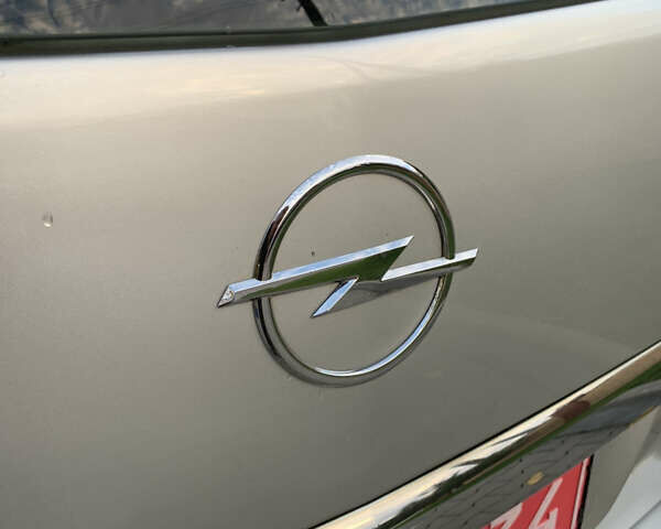 Серый Опель Зафира, объемом двигателя 1.8 л и пробегом 221 тыс. км за 5899 $, фото 69 на Automoto.ua