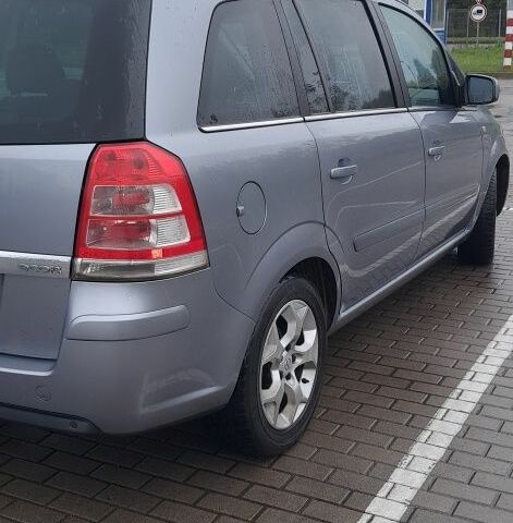 Серый Опель Зафира, объемом двигателя 1.7 л и пробегом 310 тыс. км за 6500 $, фото 5 на Automoto.ua