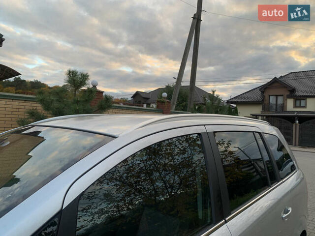 Серый Опель Зафира, объемом двигателя 1.8 л и пробегом 221 тыс. км за 5899 $, фото 70 на Automoto.ua