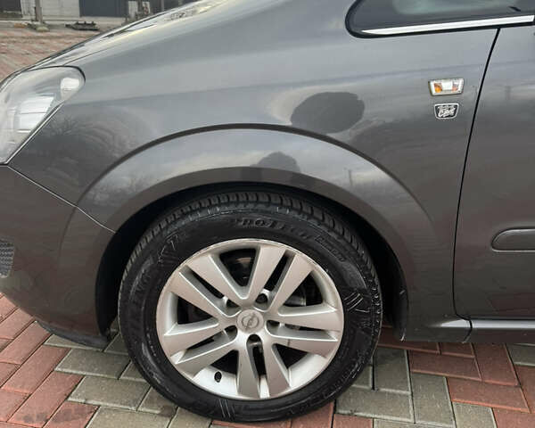 Сірий Опель Зафіра, об'ємом двигуна 1.8 л та пробігом 215 тис. км за 7800 $, фото 26 на Automoto.ua