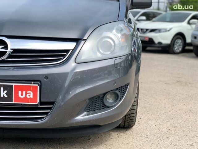 Серый Опель Зафира, объемом двигателя 1.7 л и пробегом 218 тыс. км за 8790 $, фото 8 на Automoto.ua