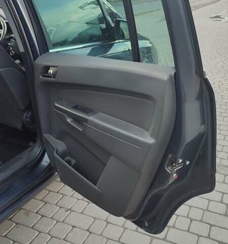 Серый Опель Зафира, объемом двигателя 1.6 л и пробегом 240 тыс. км за 6999 $, фото 14 на Automoto.ua