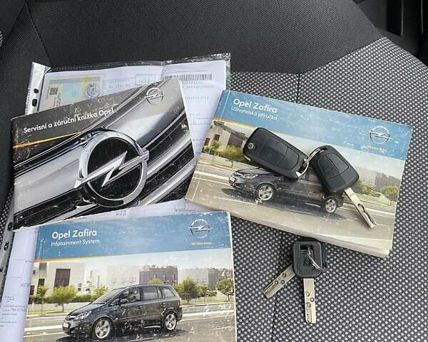 Серый Опель Зафира, объемом двигателя 1.7 л и пробегом 213 тыс. км за 6850 $, фото 38 на Automoto.ua