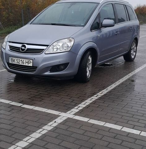 Серый Опель Зафира, объемом двигателя 1.7 л и пробегом 310 тыс. км за 6500 $, фото 1 на Automoto.ua