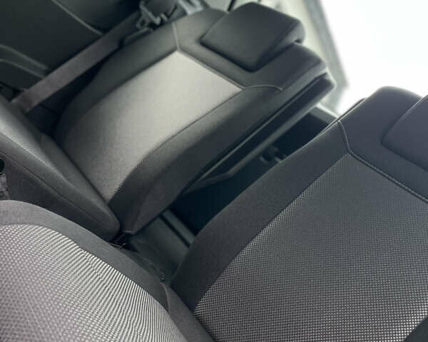 Сірий Опель Зафіра, об'ємом двигуна 1.7 л та пробігом 205 тис. км за 8299 $, фото 64 на Automoto.ua