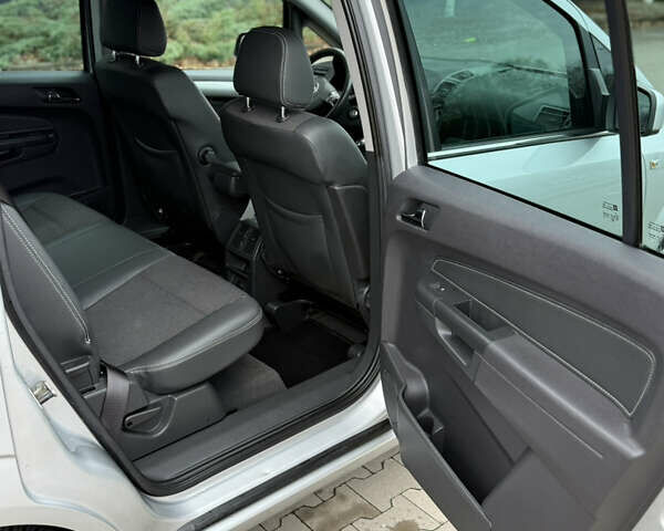 Серый Опель Зафира, объемом двигателя 1.8 л и пробегом 239 тыс. км за 7850 $, фото 47 на Automoto.ua