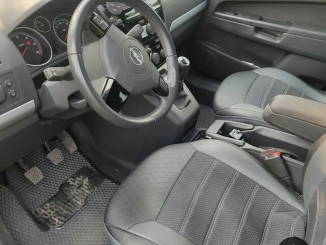 Серый Опель Зафира, объемом двигателя 1.7 л и пробегом 243 тыс. км за 7000 $, фото 11 на Automoto.ua