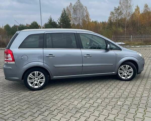 Опель Зафіра 2011 у Ковель на Automoto.ua Сірий Опель Зафіра, об'ємом двигуна 1.8 л та пробігом 214 тис. км за 6999 $, фото 8 на Automoto.ua