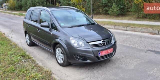 Серый Опель Зафира, объемом двигателя 1.8 л и пробегом 185 тыс. км за 6500 $, фото 3 на Automoto.ua