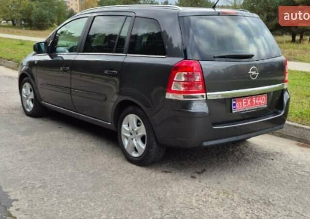 Серый Опель Зафира, объемом двигателя 1.8 л и пробегом 185 тыс. км за 6500 $, фото 1 на Automoto.ua