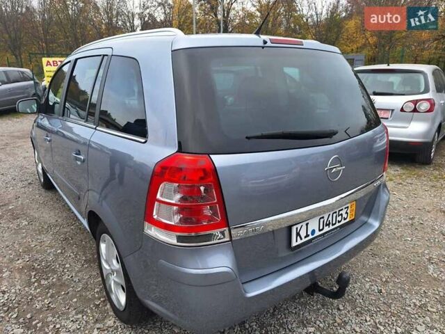 Серый Опель Зафира, объемом двигателя 1.6 л и пробегом 167 тыс. км за 7300 $, фото 7 на Automoto.ua