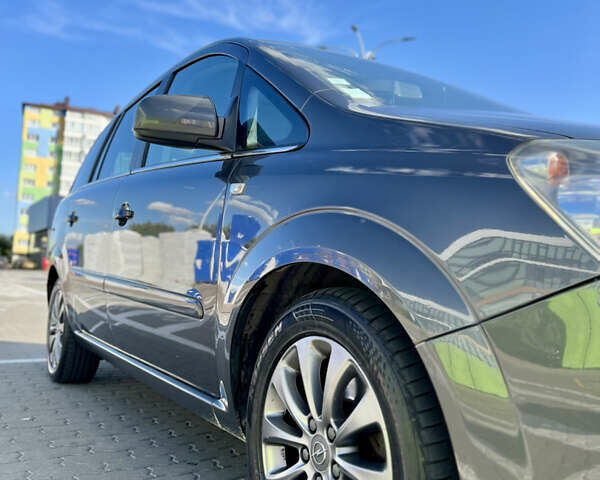 Серый Опель Зафира, объемом двигателя 1.7 л и пробегом 212 тыс. км за 6500 $, фото 7 на Automoto.ua