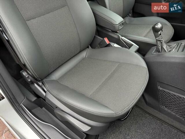 Серый Опель Зафира, объемом двигателя 1.7 л и пробегом 229 тыс. км за 8399 $, фото 123 на Automoto.ua