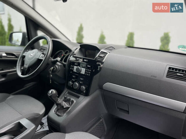 Опель Зафира 2011 в Дрогобыче на Automoto.ua Серый Опель Зафира, объемом двигателя 1.7 л и пробегом 205 тыс. км за 8299 $, фото 58 на Automoto.ua