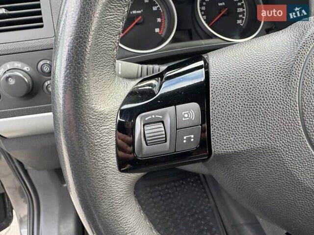 Опель Зафира 2011 в Виннице на Automoto.ua Серый Опель Зафира, объемом двигателя 1.6 л и пробегом 191 тыс. км за 6999 $, фото 31 на Automoto.ua