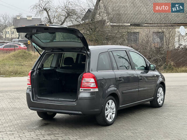 Сірий Опель Зафіра, об'ємом двигуна 1.6 л та пробігом 205 тис. км за 8200 $, фото 32 на Automoto.ua