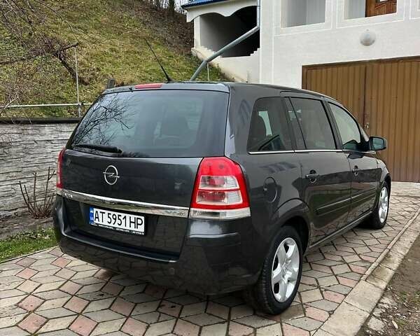 Серый Опель Зафира, объемом двигателя 1.7 л и пробегом 212 тыс. км за 6400 $, фото 37 на Automoto.ua