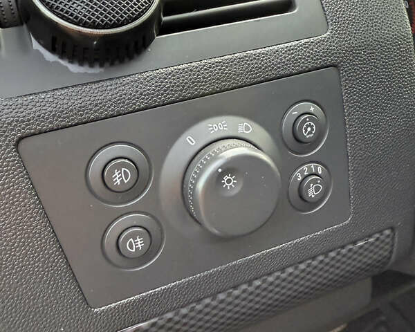 Серый Опель Зафира, объемом двигателя 1.8 л и пробегом 190 тыс. км за 7799 $, фото 9 на Automoto.ua