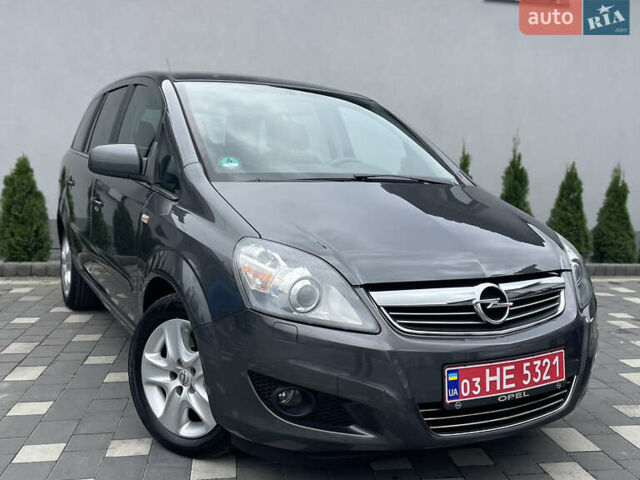 Сірий Опель Зафіра, об'ємом двигуна 1.7 л та пробігом 205 тис. км за 8299 $, фото 4 на Automoto.ua