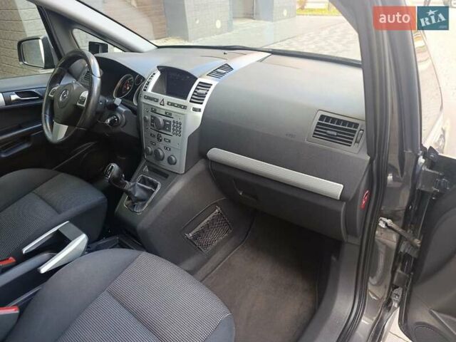 Опель Зафира 2011 в Ивано-Франковске на Automoto.ua Серый Опель Зафира, объемом двигателя 1.7 л и пробегом 261 тыс. км за 7950 $, фото 24 на Automoto.ua